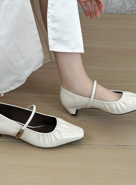 裕达漆皮方头单鞋女低跟2026春新款玛丽珍鞋浅口女鞋一字带26019