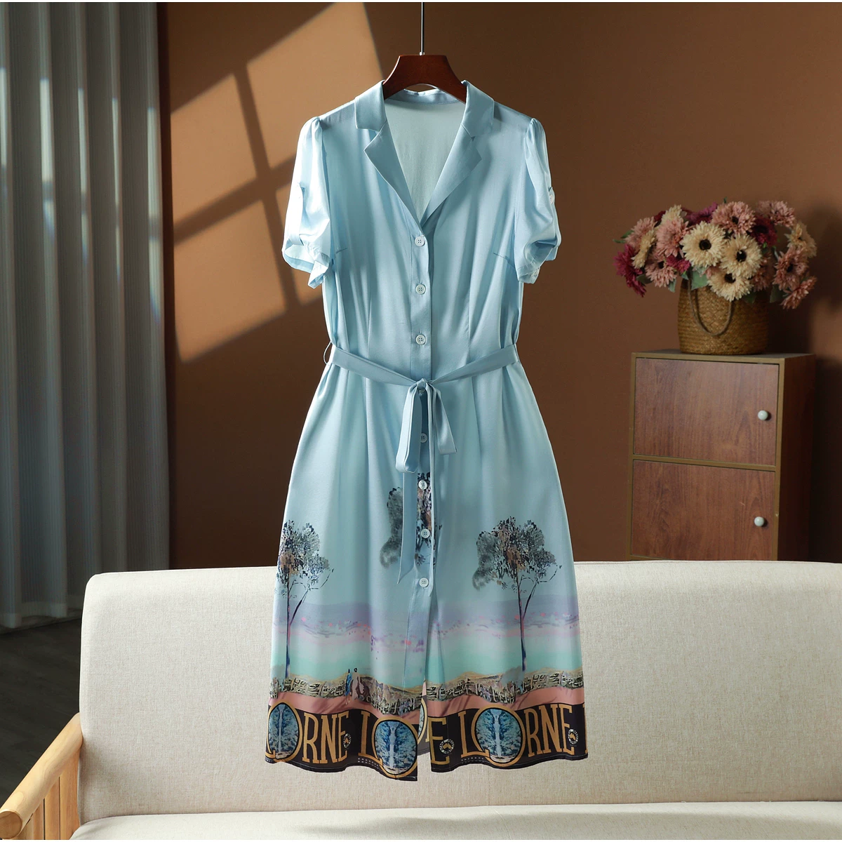 浅蓝色定位花 桑蚕丝弹力缎翻领宽松腰带单排扣衬衫裙真丝连衣裙,女装/女士精品,连衣裙,淘宝优惠券,粉丝福利购,淘宝优惠卷