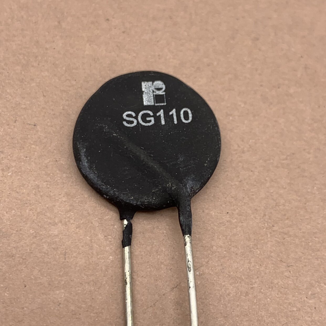 SG110功率热敏电阻RTI 2R 18A 265V NTC2.0 20mm黑色瓷片 Li