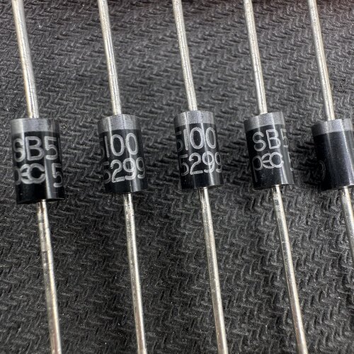 SB5100肖特基二极管代替SR5100通用MBR5100 5A 100V直插二极管