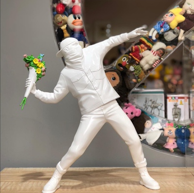 雕塑摆件banksymedicom花者