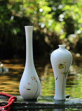 景德镇陶瓷花瓶创意摆件手绘荷花白瓷瓶观音玉净瓶简约水培插花器