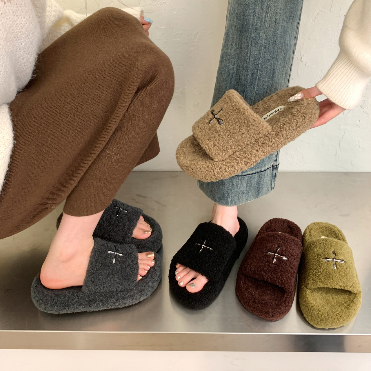 羊羔毛毛毛鞋金属十字花厚底增高一字拖毛毛拖鞋女外穿秋冬季棉鞋