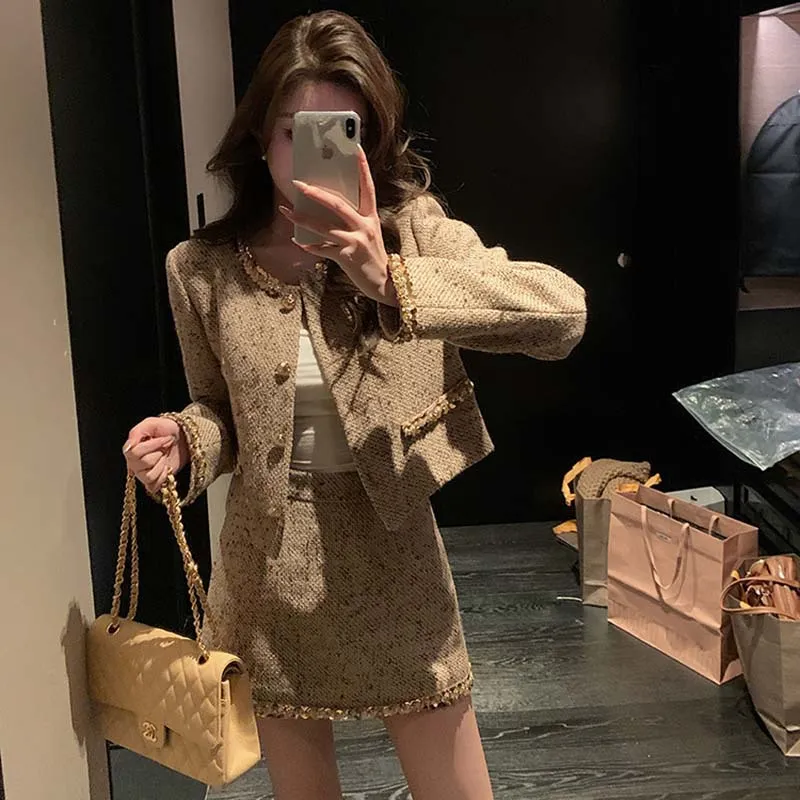法式小香风套装粗花呢亮片长袖短外套女秋冬穿搭包臀半身裙两件套