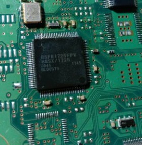 R5F61725FPV 适用车载控制系统 RENESAS QFP 电脑汽车芯片