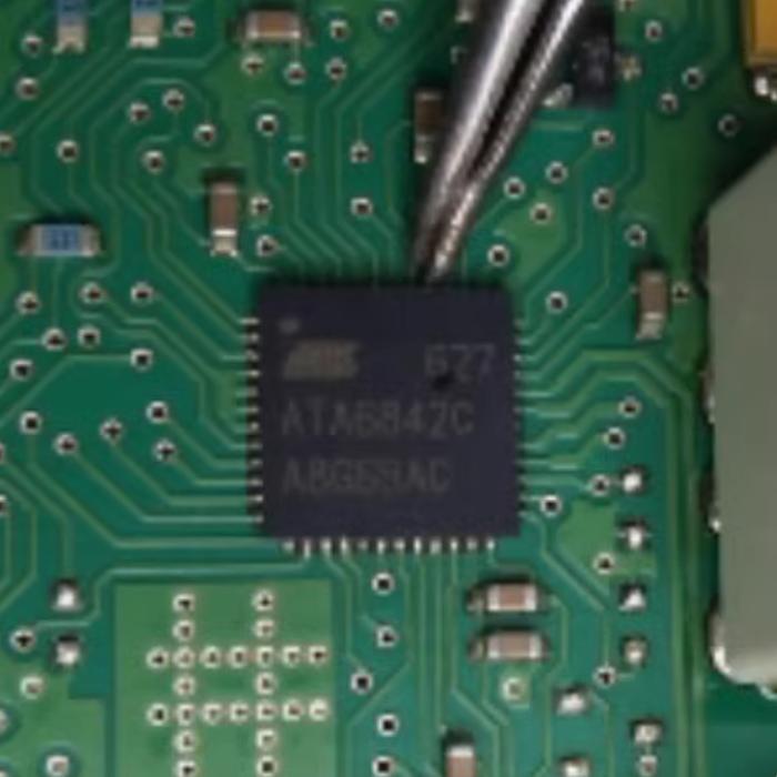 ATA6842C 大众迈腾电子手刹电脑板 显示 易损驱动IC芯片