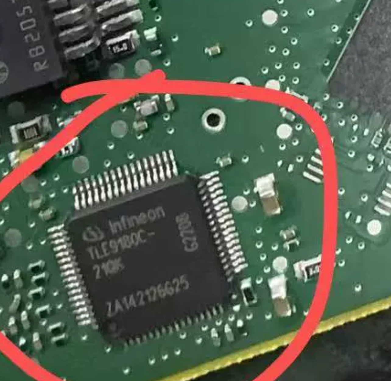 TLE9180C-21QK 汽车电脑板栅极驱动IC芯片QFP