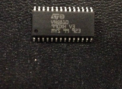 VNQ810  28脚位 汽车电脑板常用易损芯片  全新原装 - 实物图