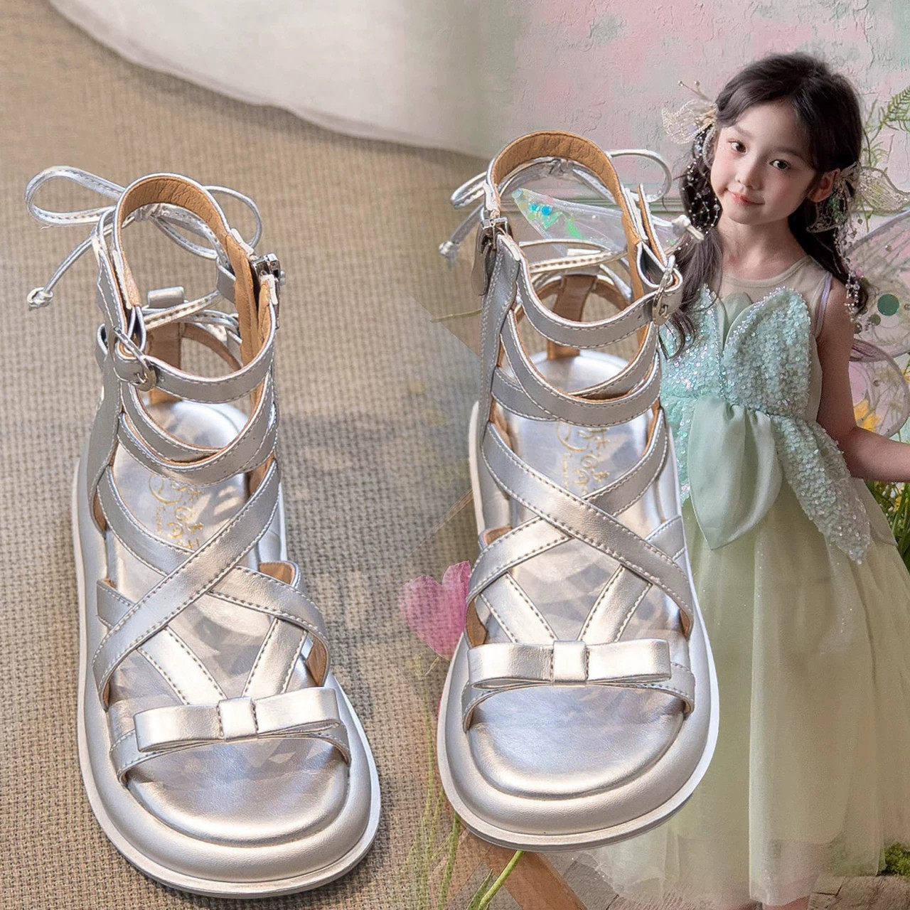 女童罗马鞋银色洋气2026夏季新款中大童时装凉鞋配裙子百搭公主鞋