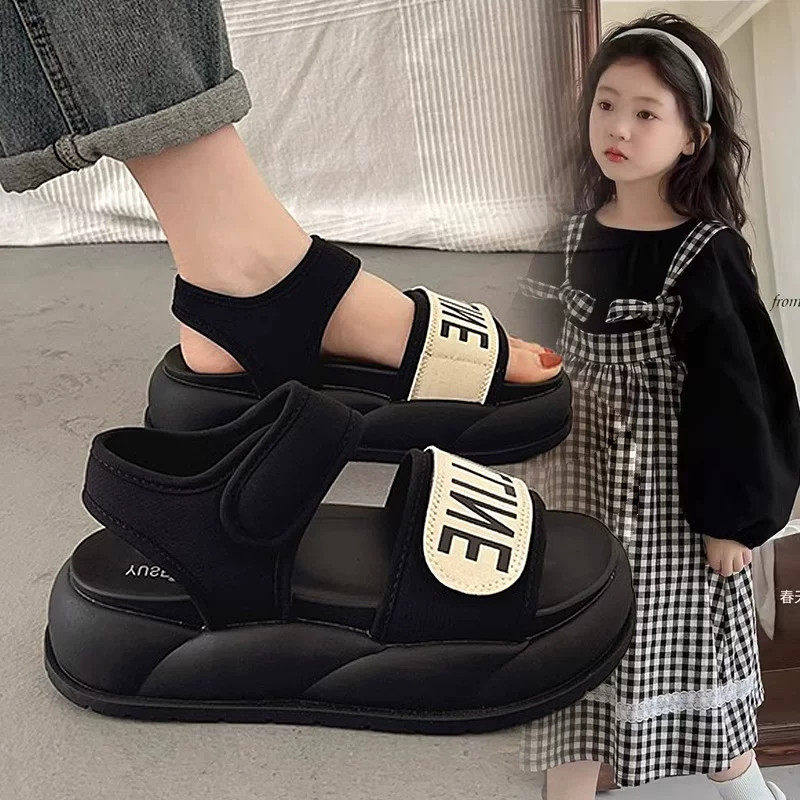 女童夏季凉鞋2026新款儿童软底小女孩配裙子黑色透气时尚洋气凉拖