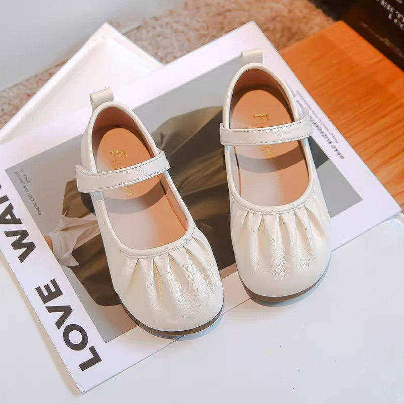 女童皮鞋新款儿童白色公主鞋子软底女孩单鞋配裙子小白演出童鞋