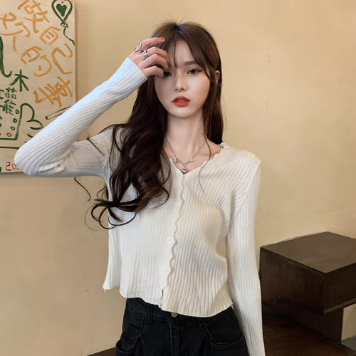 Real shooting real price Autumn New Retro versatile gentle V-Neck long sleeve short knit cardigan