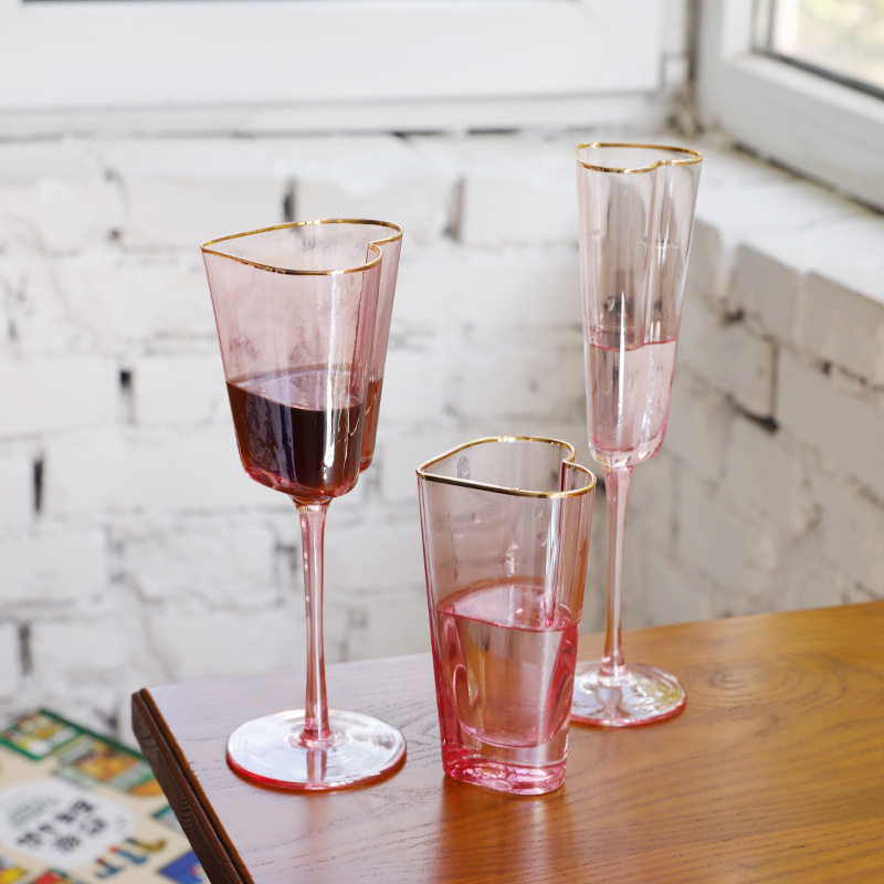 粉色爱心心形高脚玻璃甜品杯