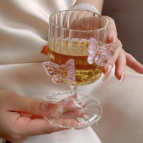 高颜值粉色蝴蝶高脚杯