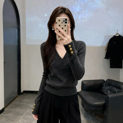 高级感灰色V领针织衫女秋