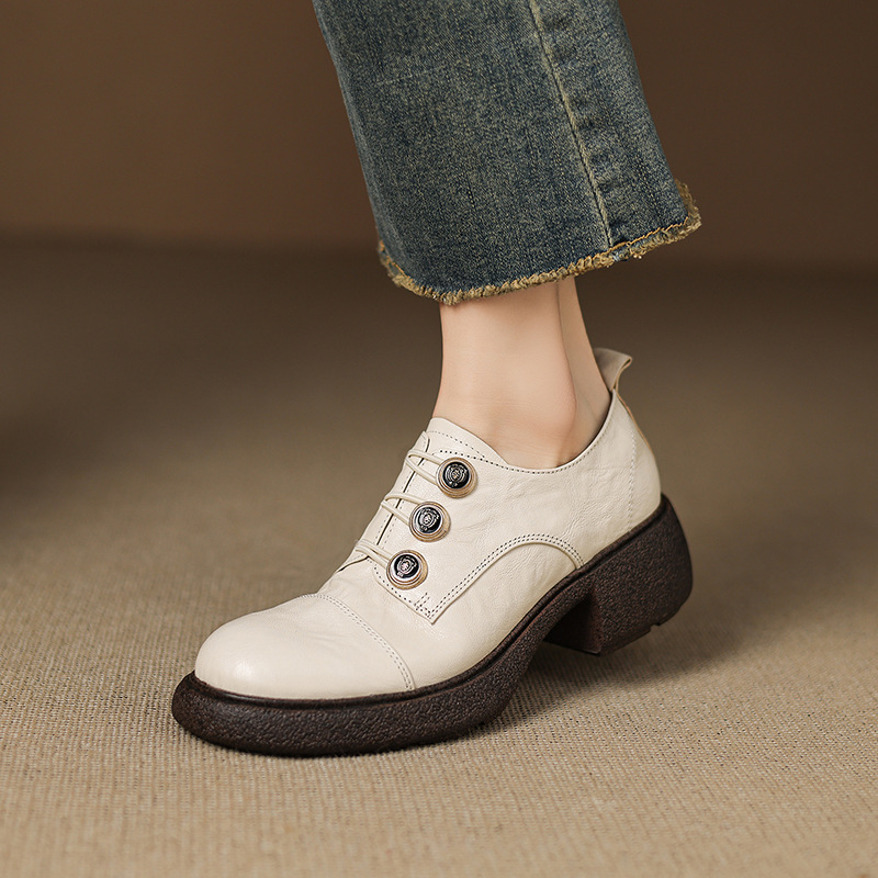 英伦复古厚底小皮鞋女2025新款真皮学院风纽扣乐福鞋白色粗跟单鞋