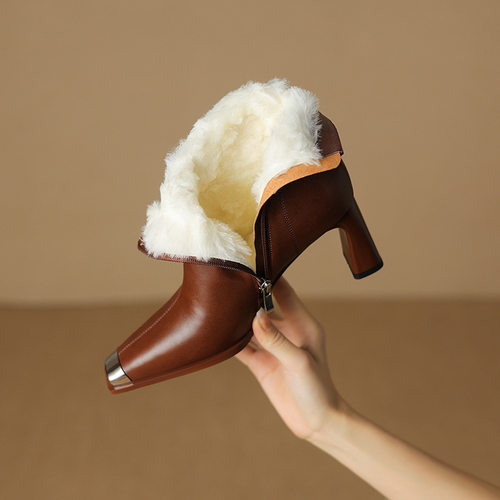 棕色短靴女7cm金属方头防踢羊毛大棉鞋冬真皮粗跟高跟靴子雪地靴