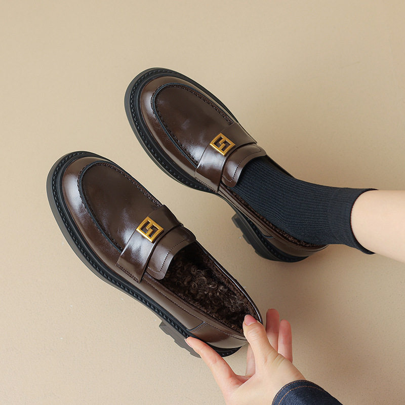 真皮英伦风小皮鞋女秋冬加绒复古百搭jk一脚蹬乐福鞋黑色毛绒单鞋