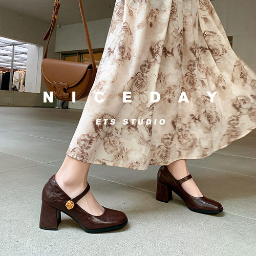 法式羊皮高跟鞋女方头复古棕色一字带粗跟玛丽珍鞋山茶花浅口单鞋
