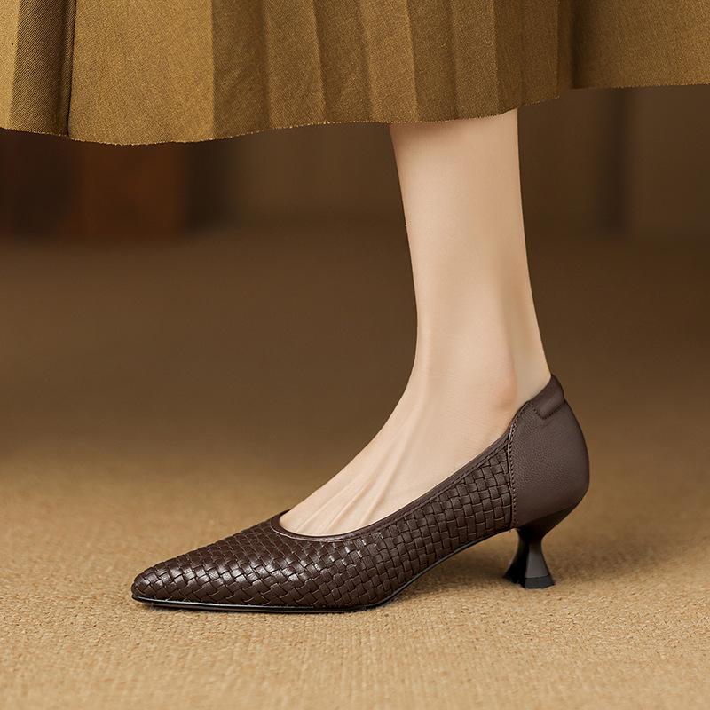 法式复古编织气质尖头浅口单鞋女春秋新款真皮百搭通勤细跟小皮鞋