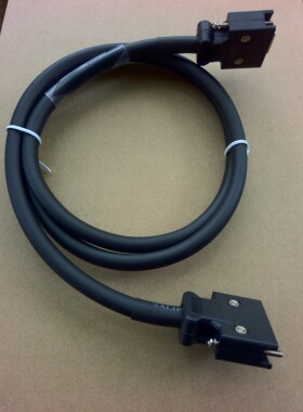 工厂直销 FCUA-R000 MR-J2HBUS1M三菱MDS-B-SVJ2 CN1A CN1B信号线