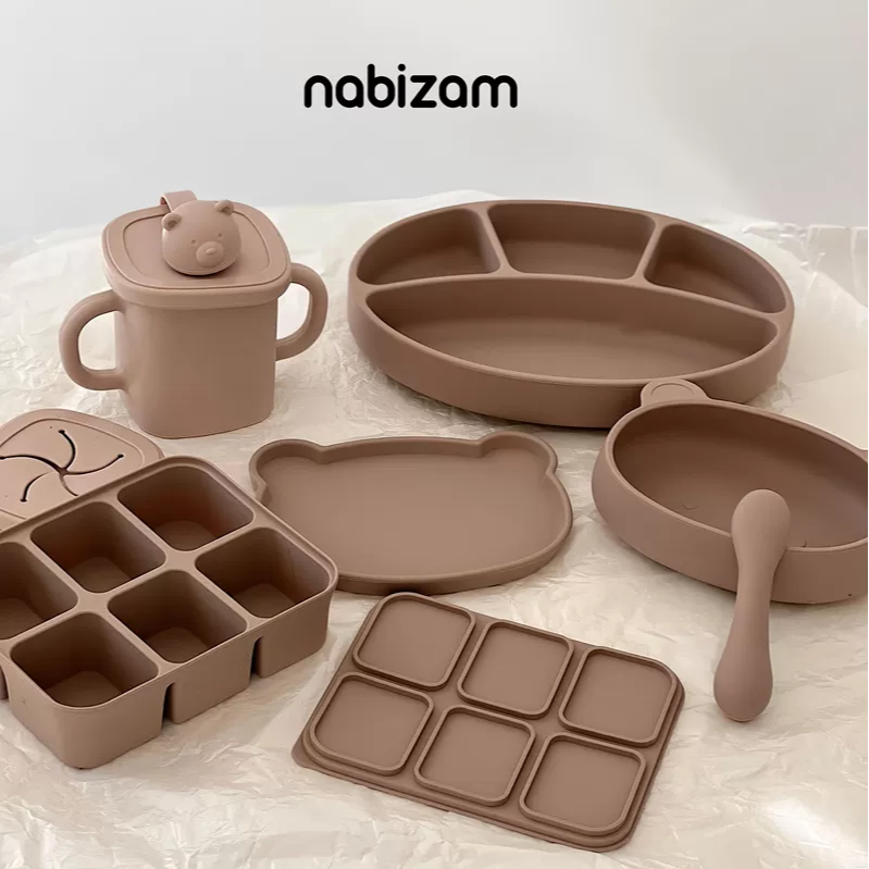 nabizam出口ins宝宝餐盘儿童硅胶辅食碗卡通分格盘防摔吸盘餐具