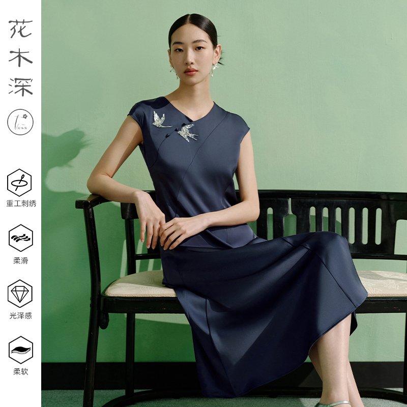 新中式刺绣连衣裙2025新款