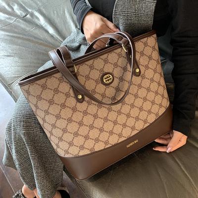 轻奢女士托特包2025秋冬新款港风单肩大包通勤OL上班族大容量包包