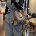 包包轻奢小众高级感时尚通勤手提包女士单肩斜挎包女大容量水桶包