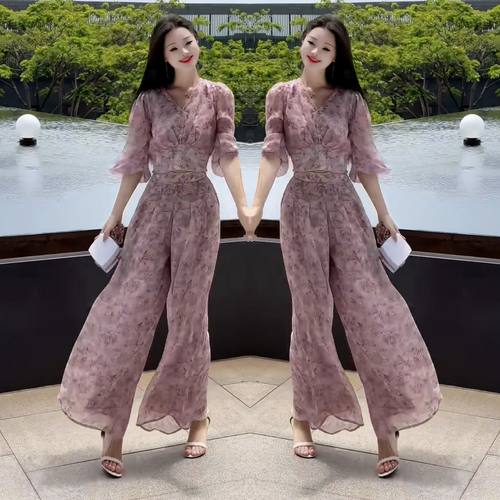 宽松减龄法式两件套上衣搭配裤子