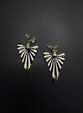 Vintage古着设计感古早风独特小众耳饰复古条纹耳饰P71859