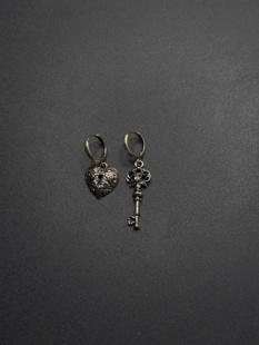 金色复古爱锁芯系列不对称钥匙耳环爱心耳钉个性气质耳环P122156