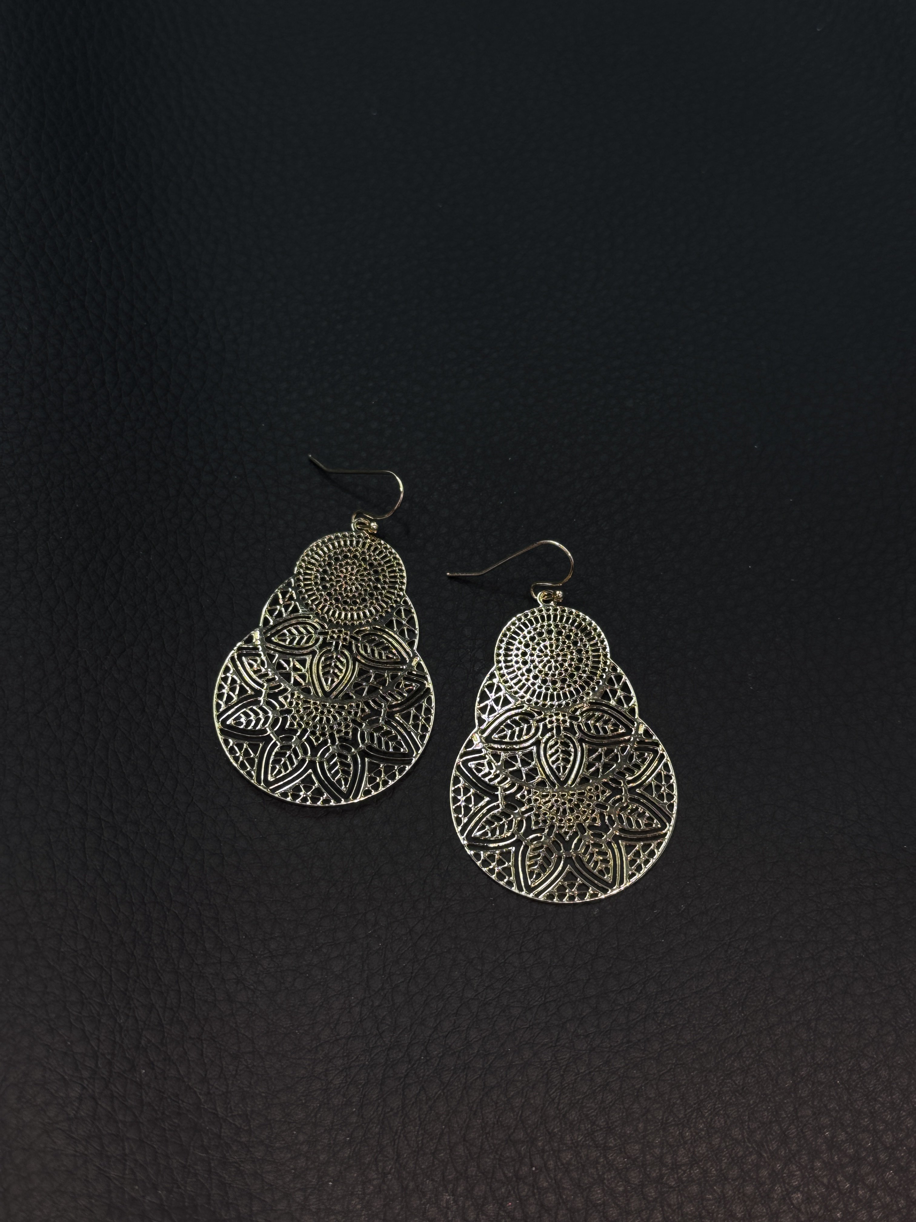 新款镂空树叶吊坠耳钩复古民气质耳环轻奢高级感耳饰秋冬P12458,饰品/流行首饰/时尚饰品新,耳环,淘宝优惠券,粉丝福利购,淘宝优惠卷