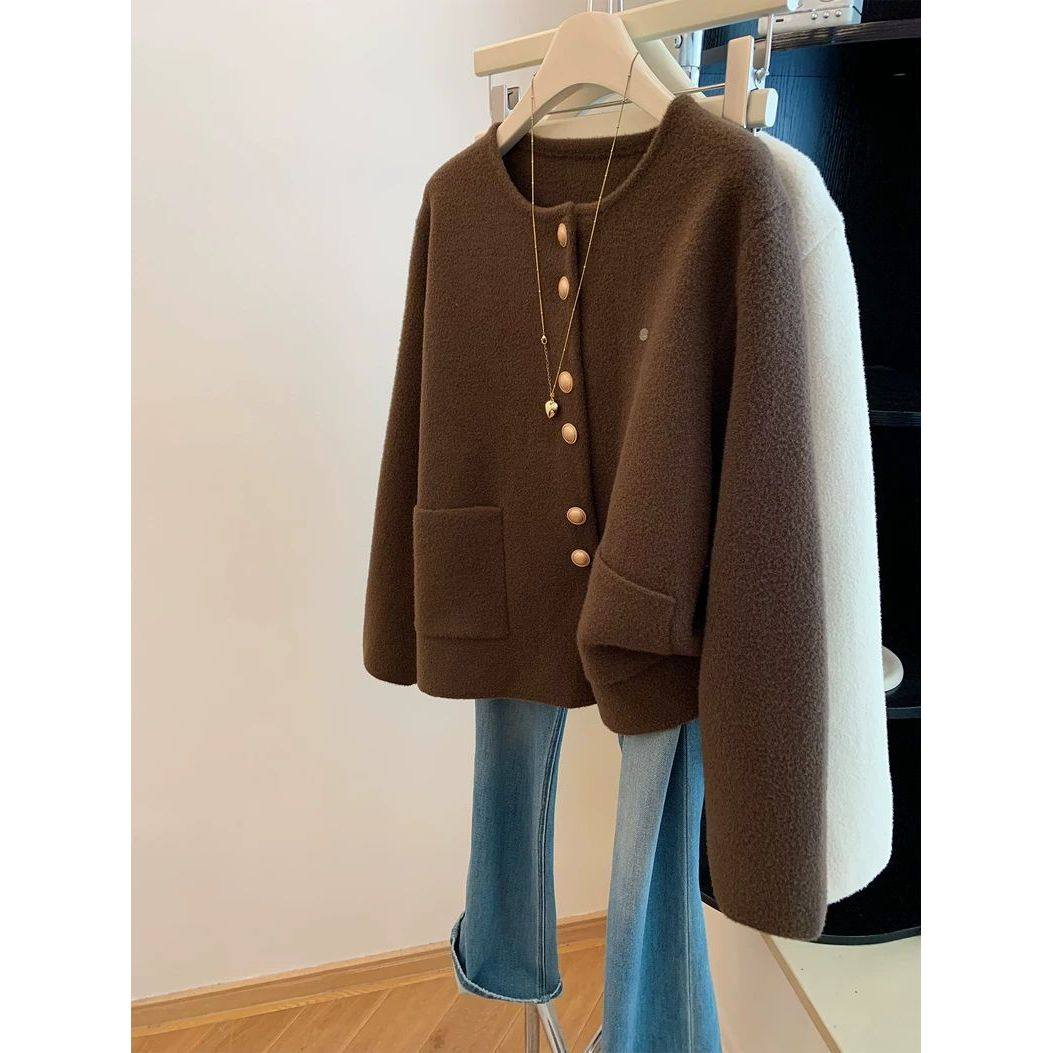 2025新款咖色圆领小香风外套女秋冬季新款气质高级感百搭开衫上衣