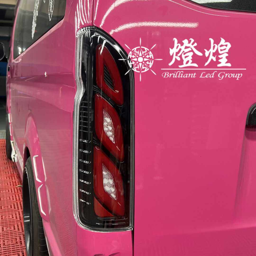 改装款HIACE适用于替换尾灯总成