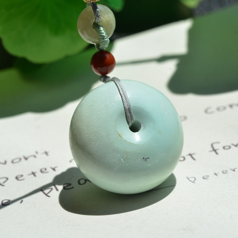 천연 크리스탈 원시 광석 최적화되지 않은 파란색과 흰색 청록색 평화 버클 펜던트 10.8G 간단하고 단순한 남성과 여성