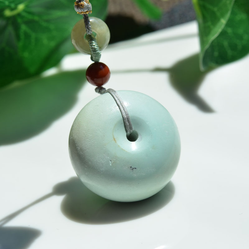 천연 크리스탈 원시 광석 최적화되지 않은 파란색과 흰색 청록색 평화 버클 펜던트 10.8G 간단하고 단순한 남성과 여성