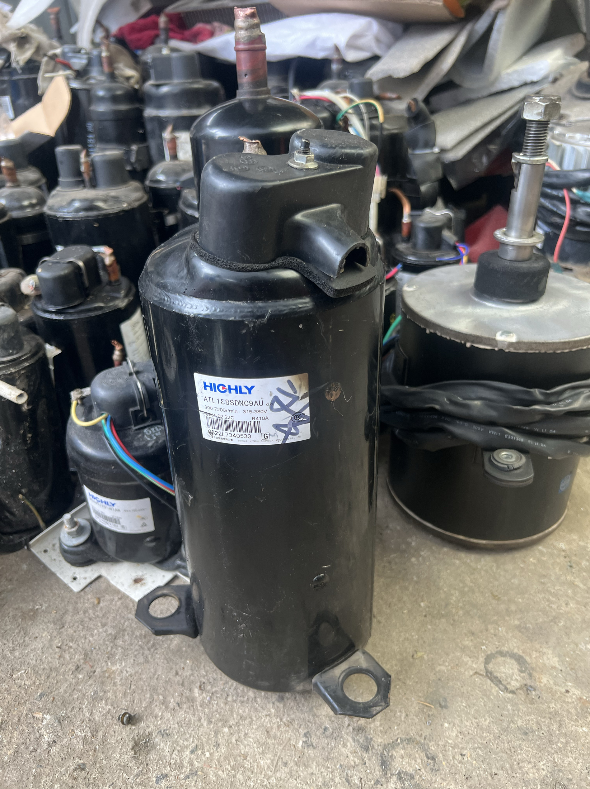 三匹日立变频压缩机ATL188SDNC9AU/ATL232UDNC8MU(R410) 原装拆机