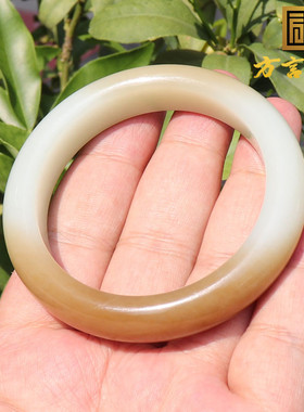 和田玉新疆油润且末料糖白玉手镯