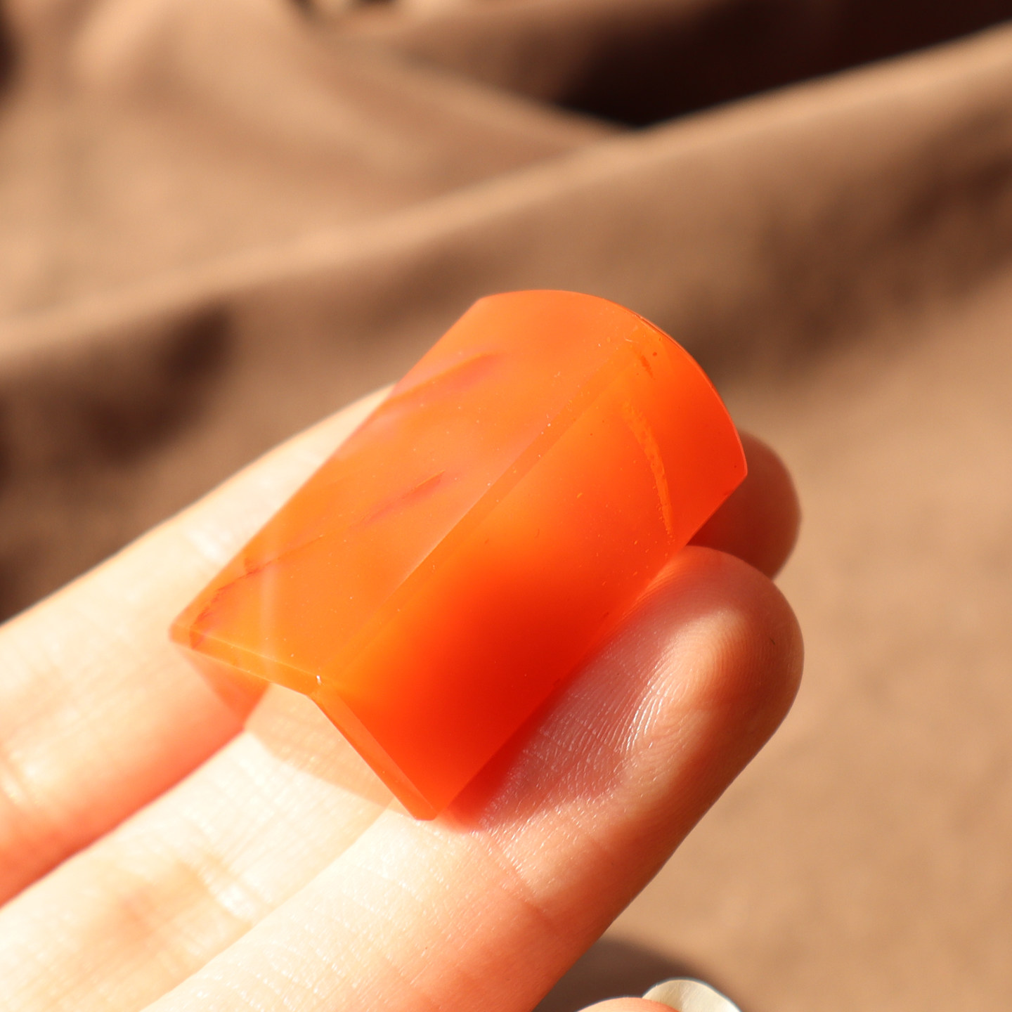 方言和田玉云南保山天然原石柿子红南红玛瑙平安无事牌吊坠挂件A2