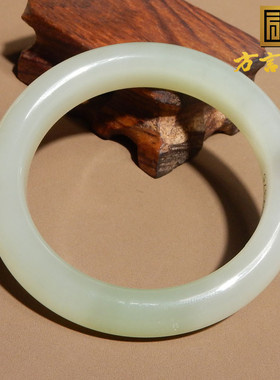 方言手镯手饰和田玉带翠