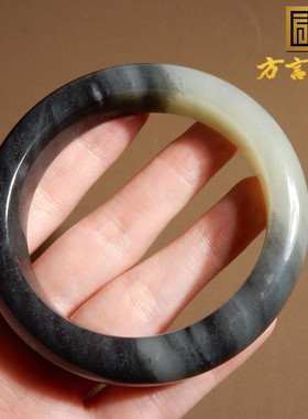 新疆高油高糯黑白分明正装手镯