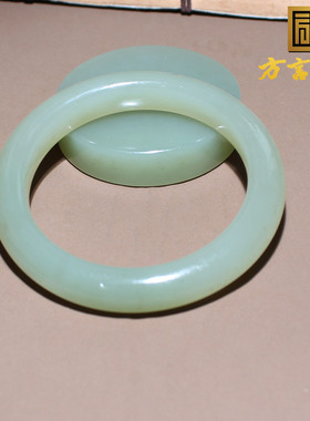 亮眼方言和田玉精品青海老坑料晴水料湖水绿内径53mm女士套镯O8