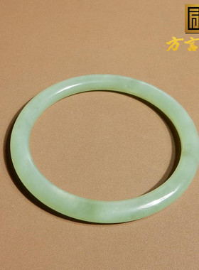 俄罗斯碧玉粉绿猫眼57mm精美手镯