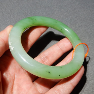 方言和田玉收藏级精品俄料老坑碧玉苹果绿高冰内径61mm手镯子w4