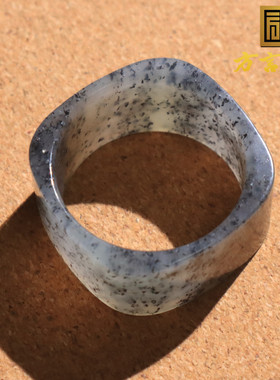 美滋滋方言和田玉精品佩戴新疆脂粉足意境点墨青花籽料20mm扳指O