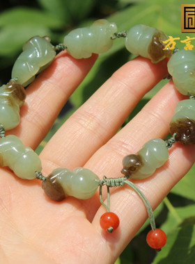 方言和田玉新疆细腻细腻且末蓝带糖配南红可爱生肖猪手串手链A5