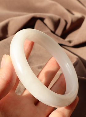 俄罗斯特色料糖白玉60mm精美手镯