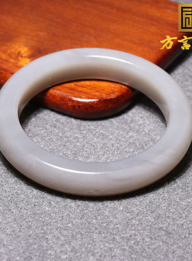 震惊方言品牌和田玉青海老坑料烟灰色温润细腻内径59mm精品手镯O8