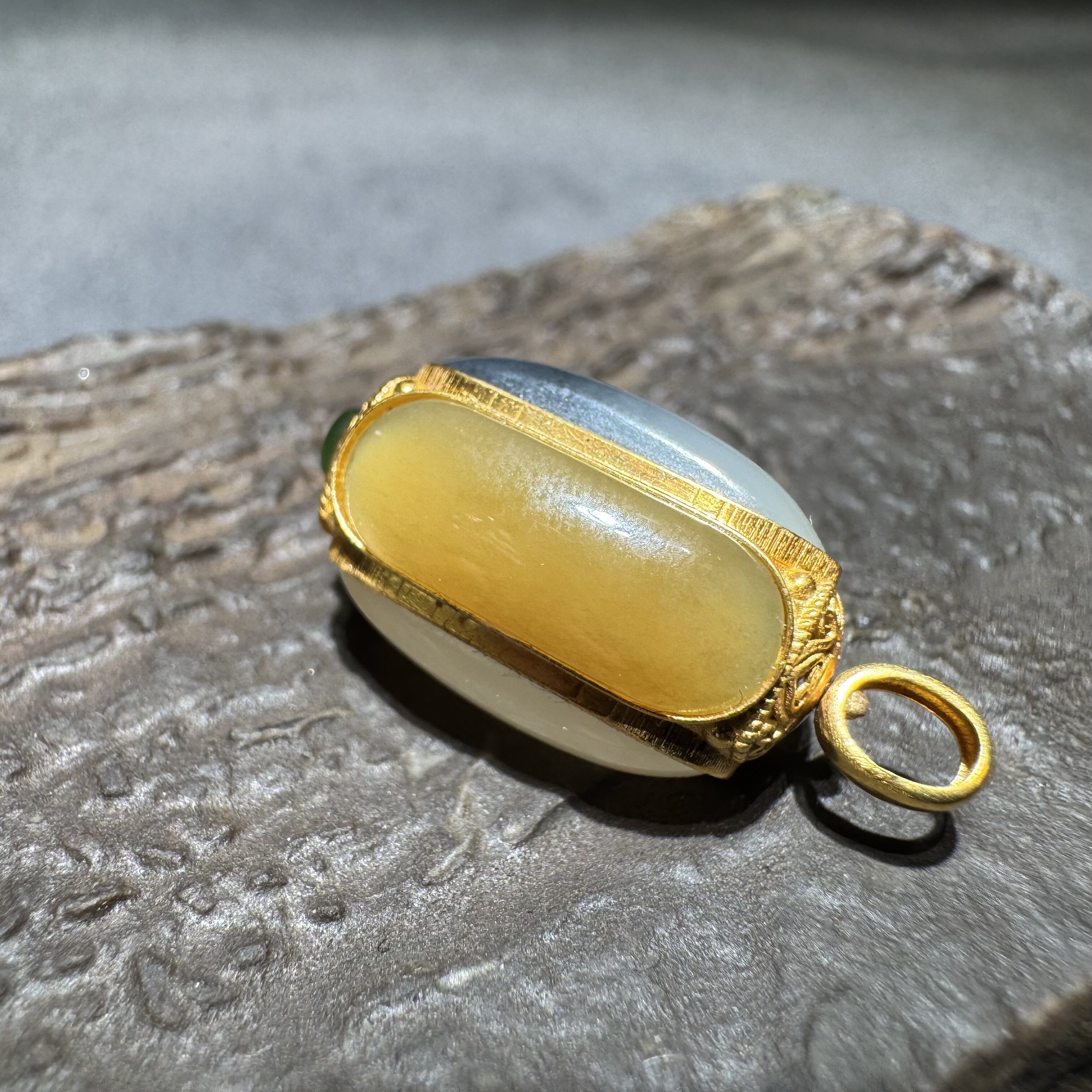 方言和田玉老熟新疆且末料红糖青花籽料白玉碧玉18K金镶嵌吊坠S